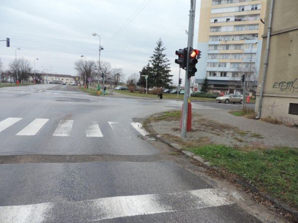 Dopravná nehoda Levice, križovatka Dopravná - Ľ.Štúra, 4.1.2014
