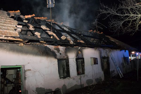Pri požiari rodinného domu v Hornej Seči zahynul človek