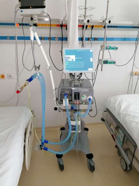 Levická nemocnica bojuje s koronavírusom, počty hospitalizovaných stúpajú