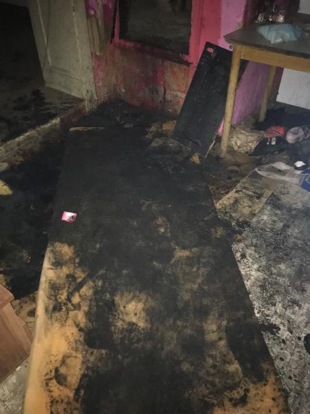 Požiar vo Veľkých Ludinciach: V kuchyni rodinného domu horeli drevené dvierka na peci