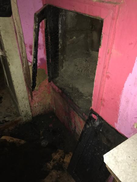Požiar vo Veľkých Ludinciach: V kuchyni rodinného domu horeli drevené dvierka na peci