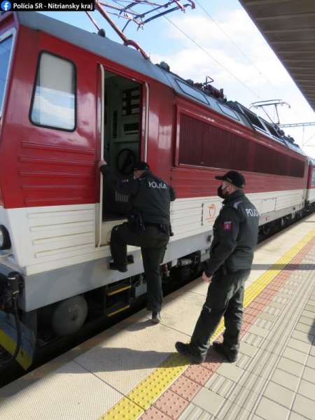 Rušňovodiči a ostatný obslužný personál železníc v Nitrianskom kraji sa podrobil dychovým skúškam