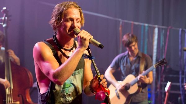 Český pesničkár Tomáš Klus sa predsaví aj v Leviciach - súťaž o vstupenky Český pesničkár Tomáš Klus sa predsaví aj v Leviciach - súťaž o vstupenky