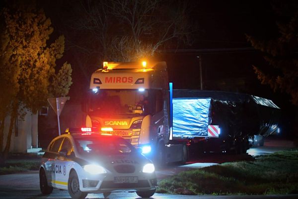 Z Tlmáč cez Kozárovce smerom Nitru sa bude v dňoch 3.-4.11.2025 od 21:00 hod. presúvať konvoj s nadrozmerným nákladom