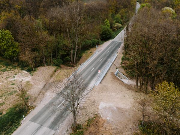Most za obcou Nová Dedina je po rekonštrukcii, opäť slúži motoristom