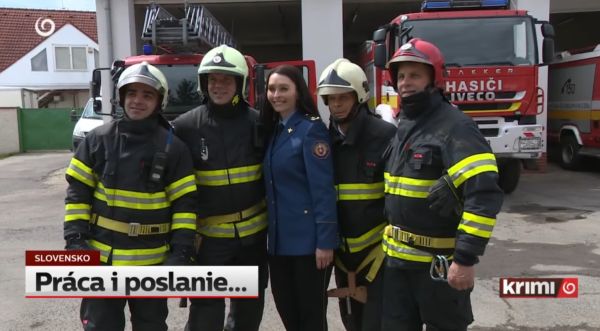 Hasičská stanica v Želiezovciach v televízii, jej veliteľka Anna Valachová si hasičskú uniformu oblieka už 14 rokov
