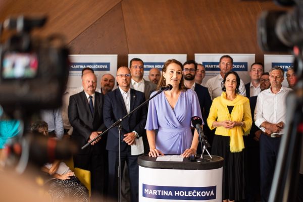 Martina Holečková z Kozároviec ohlásila svoju kandidatúru na post županky Nitrianskeho samosprávneho kraja
