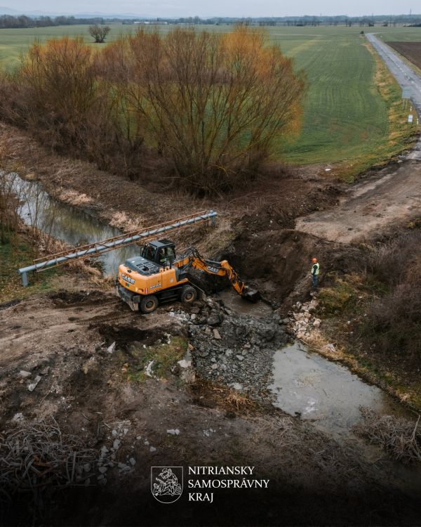 Starý most nad potokom Podlužianka v Starom Hrádku už neexistuje, zbúrali ho Starý most nad potokom Podlužianka v Starom Hrádku už neexistuje, zbúrali ho