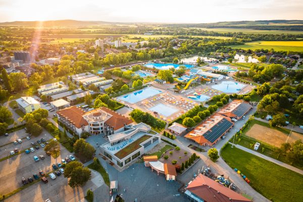 Kúpalisko v Štúrove od 8.júla opäť otvára celý bazénový areál aj toboganový park