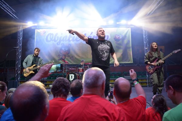Benefičné podujatie Objatie tónov v Leviciach sa nieslo v rockovom štýle