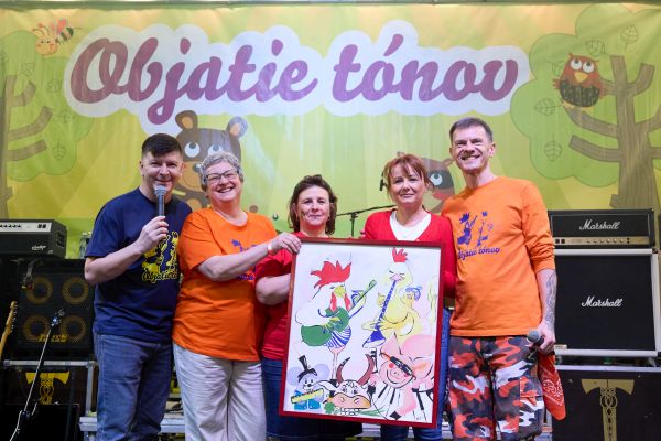 Benefičné podujatie Objatie tónov v Leviciach sa nieslo v rockovom štýle Benefičné podujatie Objatie tónov v Leviciach sa nieslo v rockovom štýle