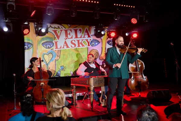 Na benefičnom koncerte hudobníci rozdávali Veľa lásky