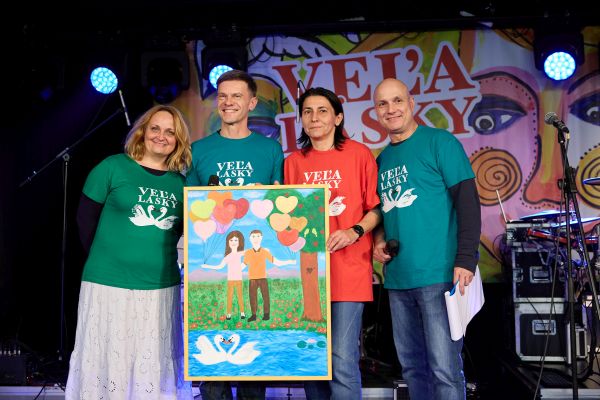 Piesne skupín ABBA a Oceán potešili deti na benefičnom koncerte Veľa lásky Piesne skupín ABBA a Oceán potešili deti na benefičnom koncerte Veľa lásky