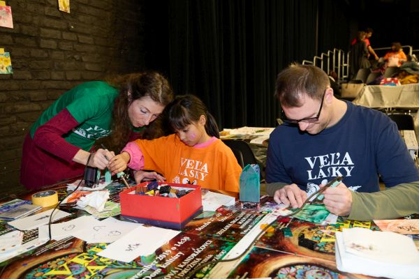 Piesne skupín ABBA a Oceán potešili deti na benefičnom koncerte Veľa lásky Piesne skupín ABBA a Oceán potešili deti na benefičnom koncerte Veľa lásky