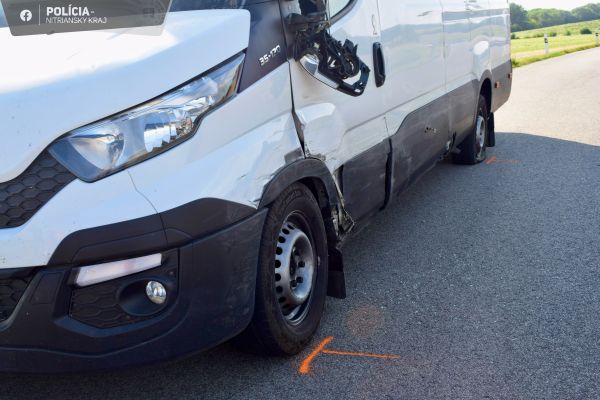 Motorkár v ťažkom stave opitosti s vyše 3 promile alkoholu pri Kozárovciach narazil do dodávky Motorkár v ťažkom stave opitosti s vyše 3 promile alkoholu pri Kozárovciach narazil do dodávky