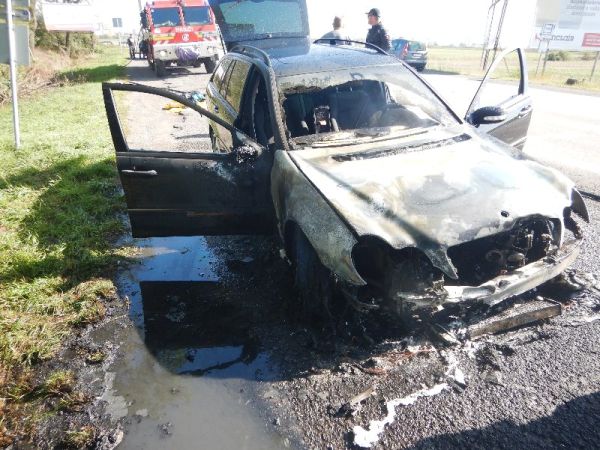V Hornej Seči horelo osobné vozidlo