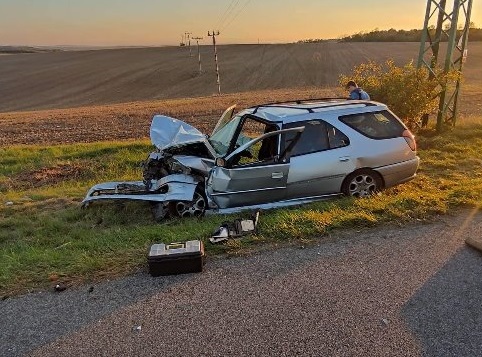 Pri Kalinčiakove sa zrazili tri osobné vozidlá, štyry osoby sa zranili, medzi nimi aj dieťa