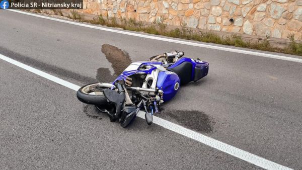 Tragédia na ceste pri Demandiciach. Mladý cyklista náraz do auta neprežil