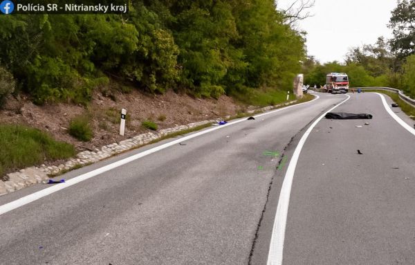 Tragédia na ceste pri Demandiciach. Mladý cyklista náraz do auta neprežil