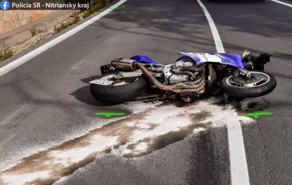 Tragédia na ceste pri Demandiciach. Mladý cyklista náraz do auta neprežil