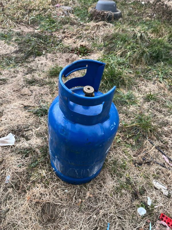 Vo Veľkých Ludinciach horel rodinný dom, explodovala tlaková nádoba v interiéry domu