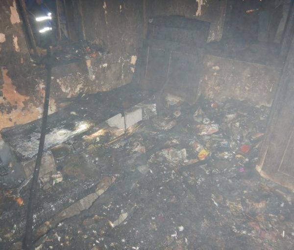 Tragédia v Dudinciach, pri požiari rodinného domu zomrela jedna osoba, zasahovali aj hasiči zo Šiah