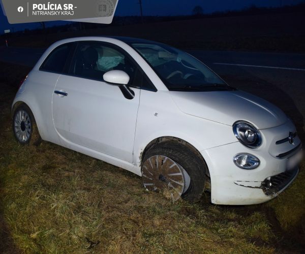 Opitá vodička zišla s osobným vozidlom z cesty do priekopy, nafúkala 1,77 promile