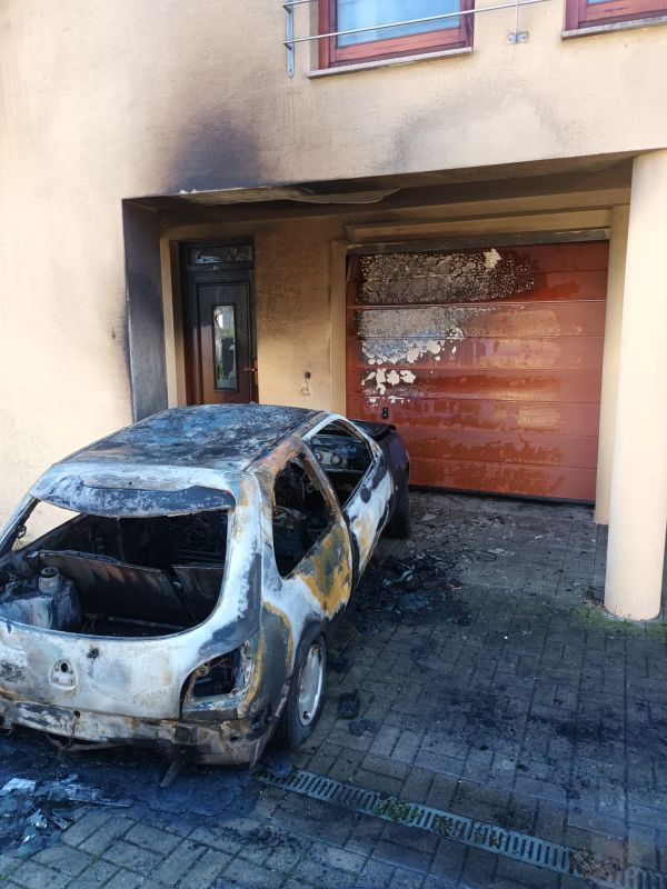 V Leviciach si chcel z vozidla odstrániť plynovú nádrž na LPG, došlo k jeho požiaru