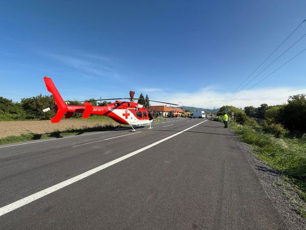 Vážna dopravná nehoda pri Kozárovciach, zasahovali až dva záchranárske vrtuľníky