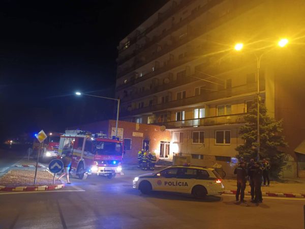 Vo vchode viacposchodového bytového domu na Zd.Nejedlého v Leviciach horelo Vo vchode viacposchodového bytového domu na Zd.Nejedlého v Leviciach horelo