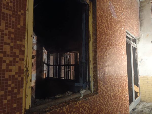 Vo vchode viacposchodového bytového domu na Zd.Nejedlého v Leviciach horelo