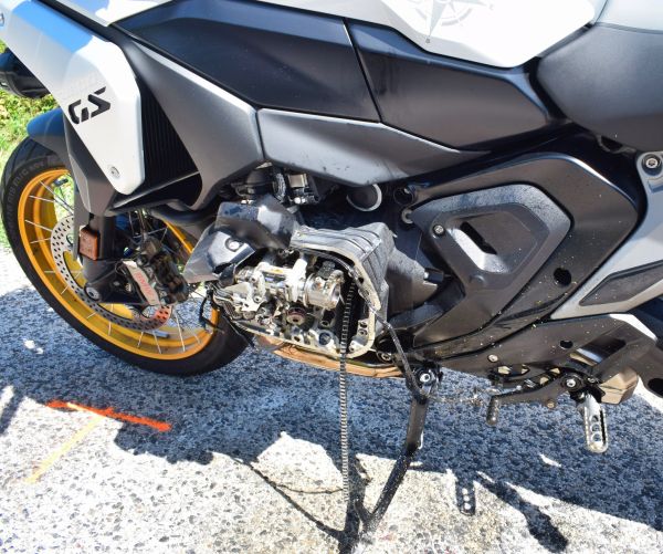 Čelná zrážka dvoch motoriek medzi obcami Bátovce a Žemberovce, jeden z motocyklistov jazdil opitý s vyše 2 promile a mal zákaz viesť motorové vozidlá