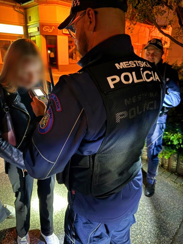 Polícia v Leviciach kontrolovala dodržiavanie zákazu požívania alkoholu mladistvými, zistili len jeden priestupok Polícia v Leviciach kontrolovala dodržiavanie zákazu požívania alkoholu mladistvými, zistili len jeden priestupok