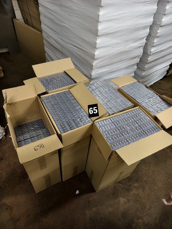 V priemyselných budovách bývalého bitúnku v obci Zbrojníky odhalili nelegálnu výrobňu cigariet