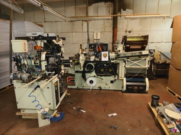 V priemyselných budovách bývalého bitúnku v obci Zbrojníky odhalili nelegálnu výrobňu cigariet