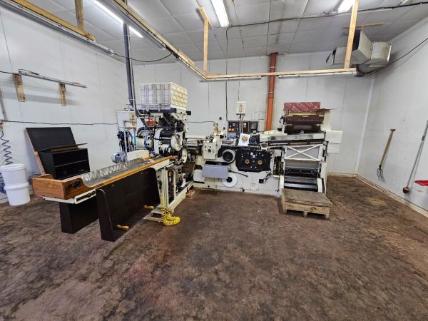 V priemyselných budovách bývalého bitúnku v obci Zbrojníky odhalili nelegálnu výrobňu cigariet