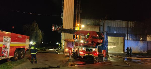 Požiar sušičky na slnečnicu v obci Tekovské Lužany spôsobil škodu za 72.000 eur