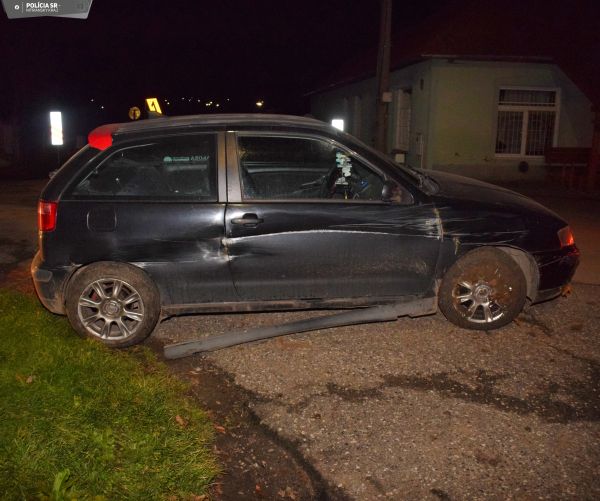 V obci Beša zišiel opitý vodič s vozidlom z cesty do priekopy, nafúkal 2,52 promile