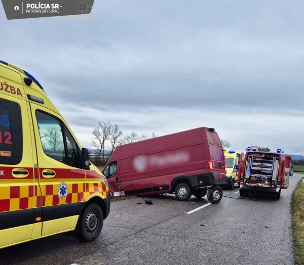 Tragická dopravná nehoda medzi obcami Devičany a Nová Dedina, o život prišla 81-ročná spolujazdkyňa Tragická dopravná nehoda medzi obcami Devičany a Nová Dedina, o život prišla 81-ročná spolujazdkyňa