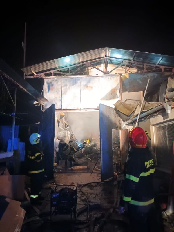 Požiar garáže v Hontianskej Vrbici spôsobil škodu za 100.000 eur (video)