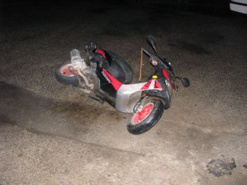 Dopravná nehoda v Leviciach, motocyklista so spolujazdcom spadli na vozovku Dopravná nehoda v Leviciach, motocyklista so spolujazdcom spadli na vozovku