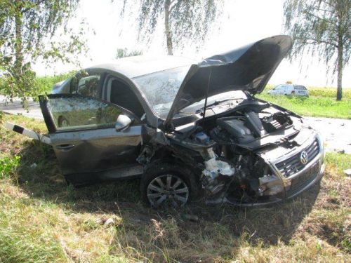 Dopravná nehoda medzi obcami Kalná nad Hronom a Bajka, na križovatke nedal prednosť + fotografie, 15.8.2012