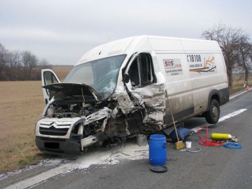 Dopravná nehoda medzi obcami Zajačia Dolina a Kmeťovce, 29.11.2011 Dopravná nehoda medzi obcami Zajačia Dolina a Kmeťovce, 29.11.2011