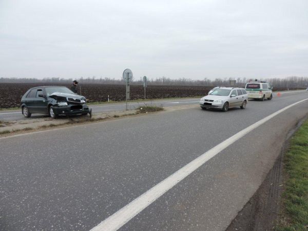Na kruhovom objazde pri Šarovciach nedal prednosť, došlo k zrážke