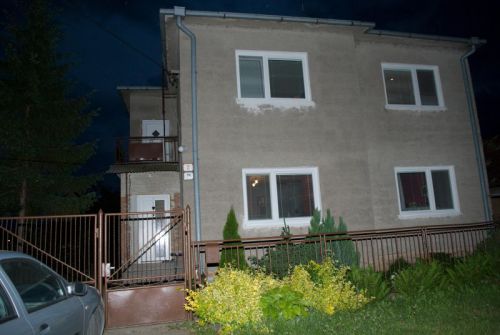 V záhrade pri dome našli ľudskú kostru, Starý Tekov, 31.5.2012