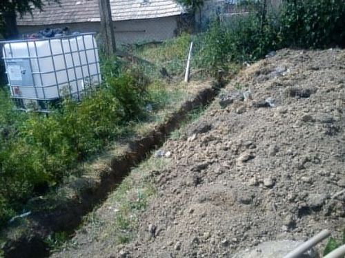 V záhrade pri dome našli ľudskú kostru, Starý Tekov, 31.5.2012