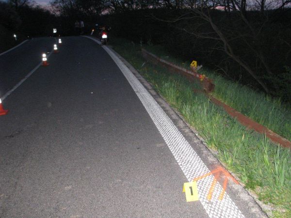 Pri dopravnej nehode motocyklistu pri Dolných Semerovciach dňa 28.4.2013 utrpela spolujazdkyňa ťažké zranenia...
