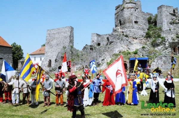 Levické hradné slávnosti 2015 v znamení súťaže piatich rytierov + fotografie a video