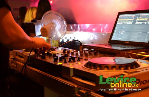 Friday Nightlife v levickom Bowling Dance Club-e vo fotografiách