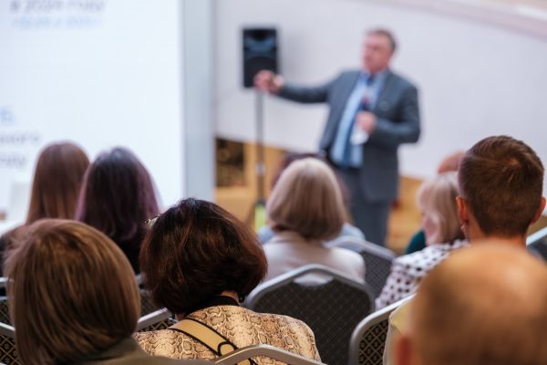 Ako vybrať konferenčnú miestnosť v Bratislave, aby event prebehol bez stresu